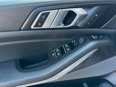 Used 2023 BMW X5 xDrive40i w/ Premium Package image 11