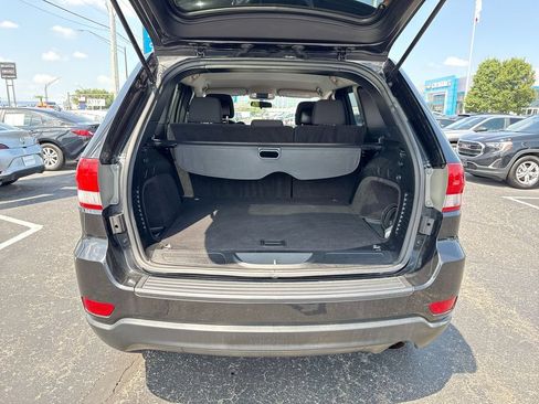 Used 2012 Jeep Grand Cherokee Laredo w/ Laredo E Group AWD/4WD image 24