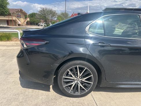 Used 2023 Toyota Camry SE image 9