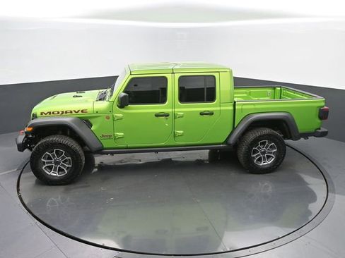 Used 2025 Jeep Gladiator Mojave w/ Safety Group AWD/4WD image 39