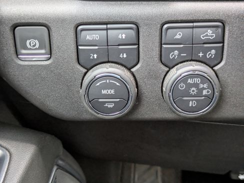 Used 2025 Chevrolet Silverado 3500 High Country w/ Technology Package image 13