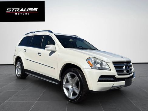 Used 2011 Mercedes-Benz GL 550 4MATIC image 1