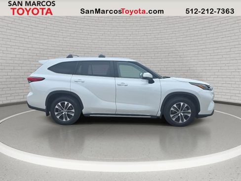 Used 2023 Toyota Highlander XLE FWD image 5