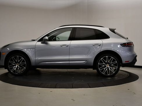 Certified 2026 Porsche Macan AWD/4WD image 2