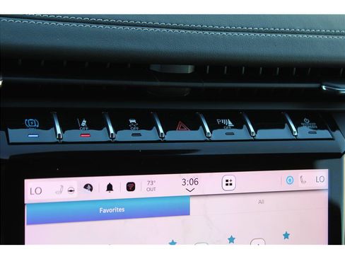 Used 2022 Jeep Grand Cherokee Overland w/ Advanced Protech Group III AWD/4WD image 25