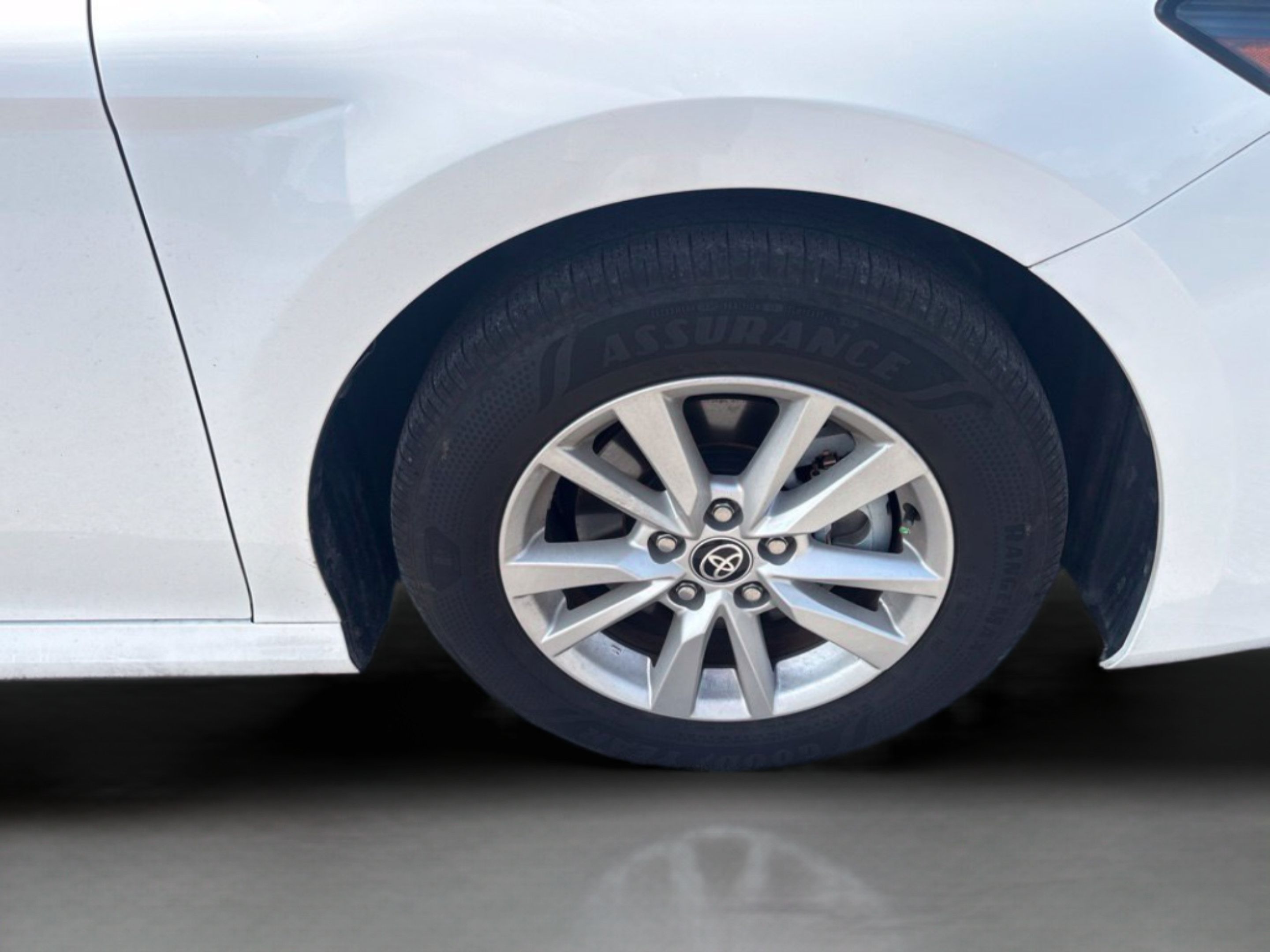Used 2025 Toyota Camry LE FWD image 29