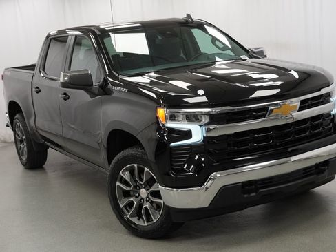 Used 2024 Chevrolet Silverado 1500 LT AWD/4WD image 35