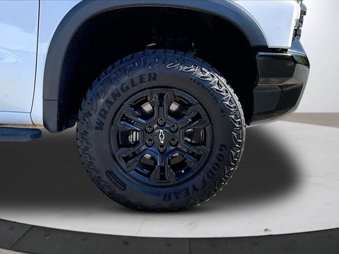 Used 2022 Chevrolet Silverado 1500 ZR2 w/ Technology Package AWD/4WD image 33