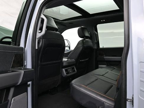 Certified 2025 Ford F250 Lariat w/ Lariat Ultimate Package AWD/4WD image 17