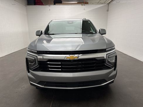 Used 2026 Chevrolet Suburban LS AWD/4WD image 4