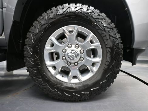 Used 2022 RAM 2500 Laramie AWD/4WD image 18