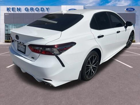 Used 2023 Toyota Camry SE FWD image 10