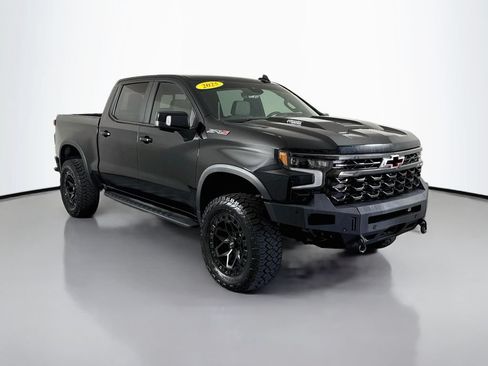 Used 2025 Chevrolet Silverado 1500 ZR2 w/ Technology Package AWD/4WD image 1