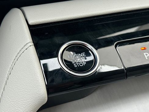 New 2026 Lincoln Navigator Premiere image 23