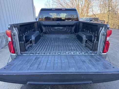 Used 2019 Chevrolet Silverado 1500 Custom w/ Custom Value Package image 11