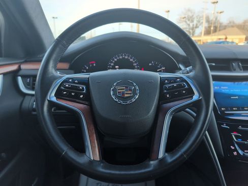 Used 2015 Cadillac XTS Luxury image 11