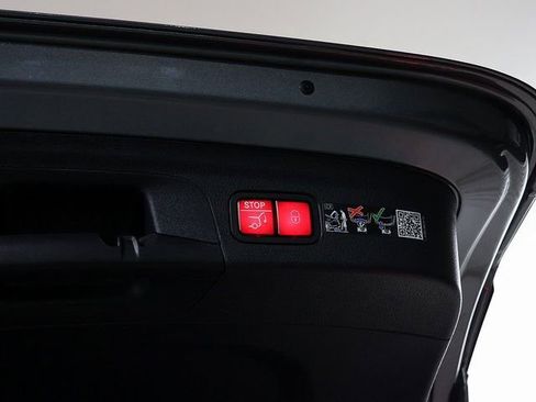 Certified 2026 Mercedes-Benz GLE 450 4MATIC image 32