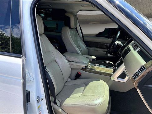 Used 2019 Land Rover Range Rover HSE AWD/4WD image 6