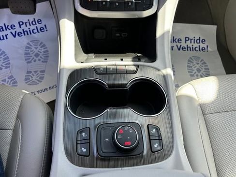 Used 2023 GMC Acadia SLT image 20