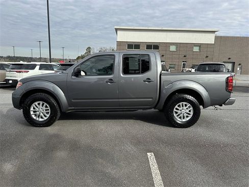 Used 2019 Nissan Frontier SV image 5
