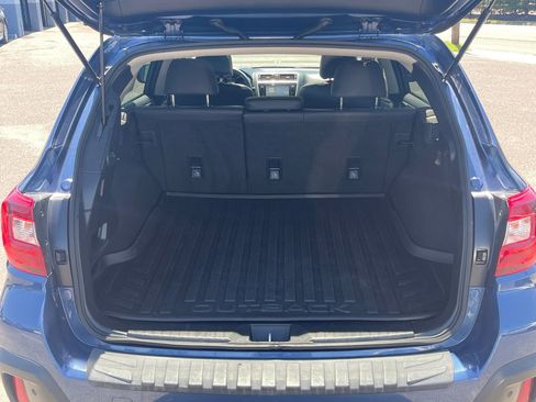 Used 2019 Subaru Outback 3.6R Limited AWD/4WD image 18