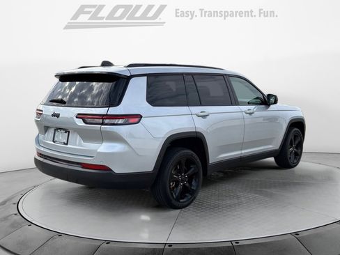 Used 2023 Jeep Grand Cherokee L Laredo image 8