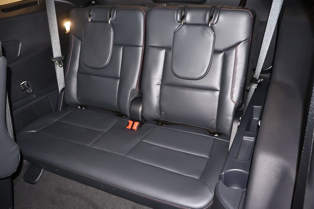 New 2026 Ford Explorer ST-Line w/ ST-Line Street Pack AWD/4WD image 16