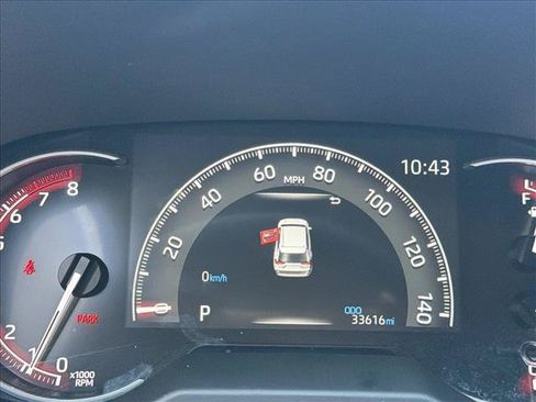 Used 2025 Toyota RAV4 XLE AWD/4WD image 18