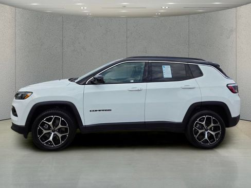 Used 2025 Jeep Compass Limited AWD/4WD image 2