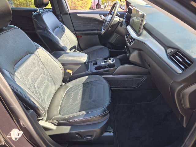 Used 2023 Ford Escape Platinum w/ Premium Technology Package AWD/4WD image 15