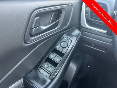 Used 2024 Nissan Rogue S AWD/4WD image 33