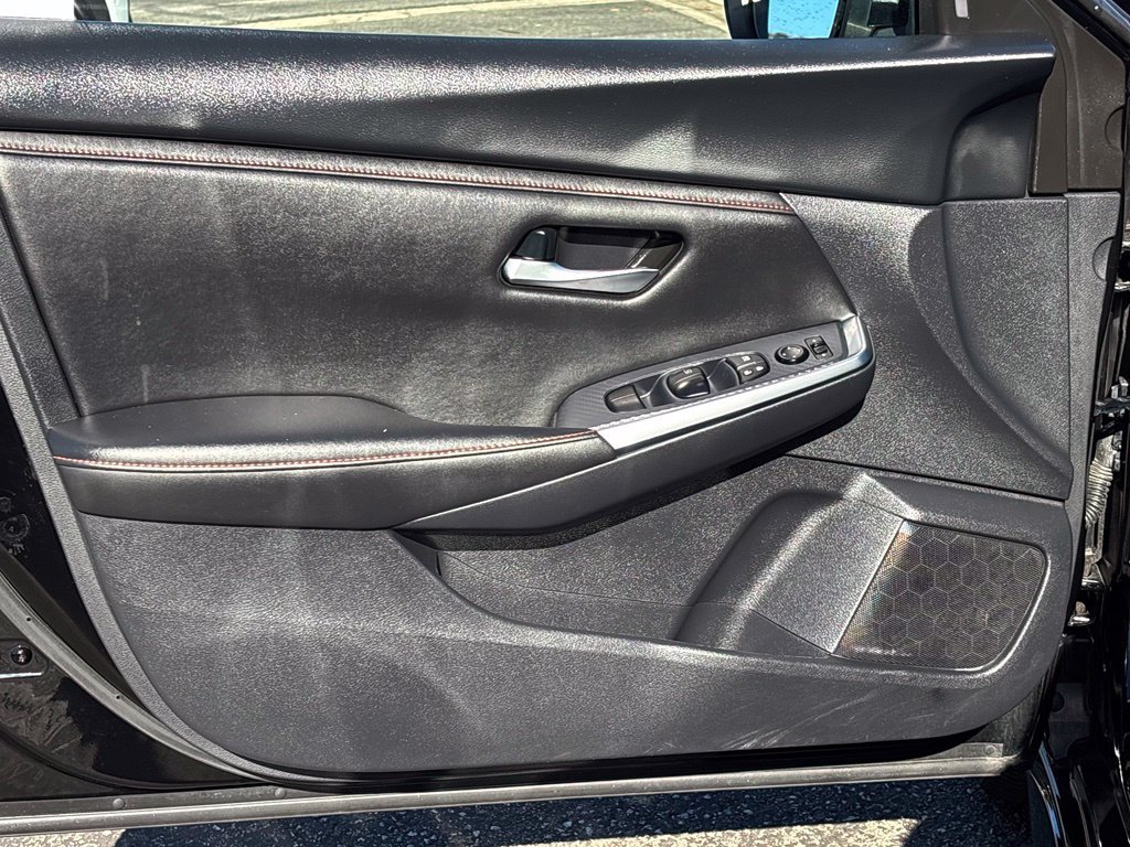 Used 2025 Nissan Sentra SR FWD image 12