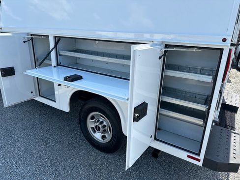 Used 2021 GMC Savana 3500 w/ Power Convenience Package RWD image 17