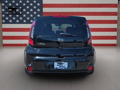 Used 2016 Kia Soul + FWD image 6