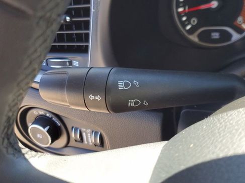 Used 2022 Jeep Renegade Latitude image 29