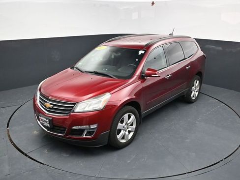 Used 2017 Chevrolet Traverse LT w/ Style and Technology Package FWD image 36
