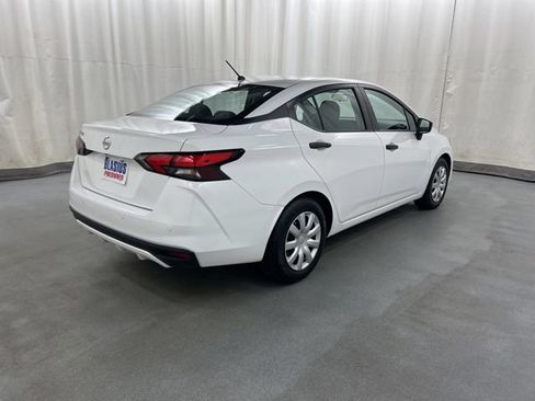 Used 2021 Nissan Versa S FWD image 5