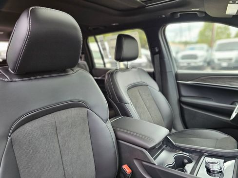 New 2026 Jeep Grand Cherokee L Altitude RWD image 27