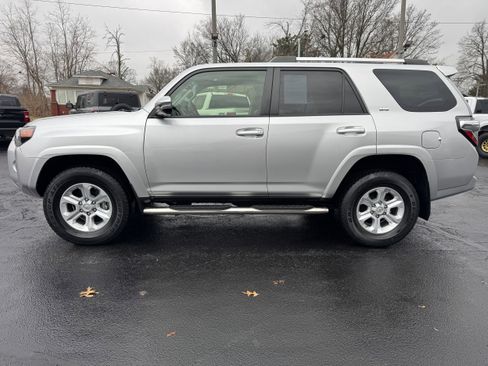 Used 2021 Toyota 4Runner SR5 Premium w/ Moonroof Package image 4