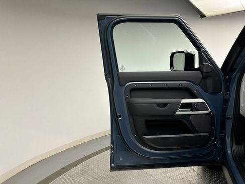 Used 2023 Land Rover Defender 110 X-Dynamic SE AWD/4WD image 21