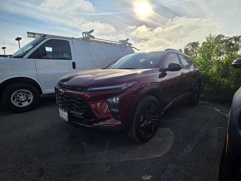 Certified 2024 Chevrolet Trax ACTIV w/ Driver Confidence Package image 2