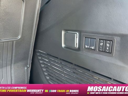 Used 2025 GMC Yukon Denali Ultimate w/ LPO, Floor Liner Package AWD/4WD image 21