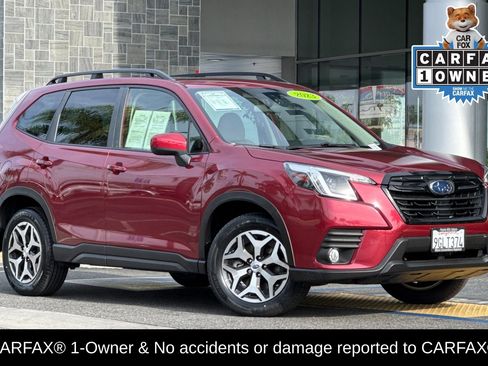 Used 2023 Subaru Forester Premium image 2
