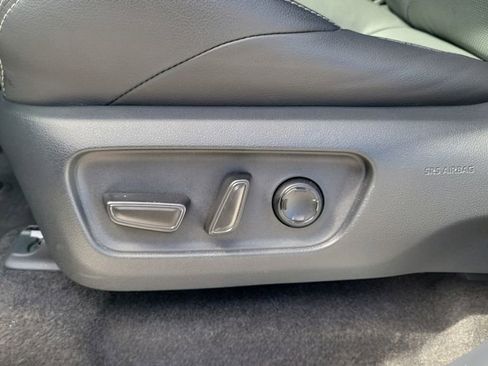 Used 2025 Toyota 4Runner TRD Off-Road Premium image 16