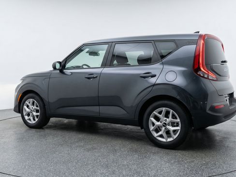 Used 2025 Kia Soul LX w/ LX Technology Package FWD image 6