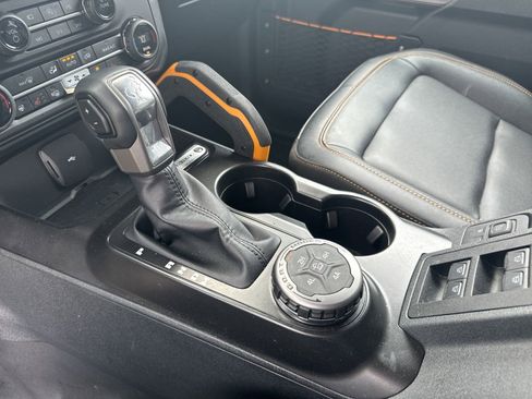 Used 2023 Ford Bronco Badlands image 32