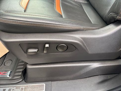 Used 2025 GMC Sierra 3500 AT4 w/ AT4 Premium Plus Package image 23