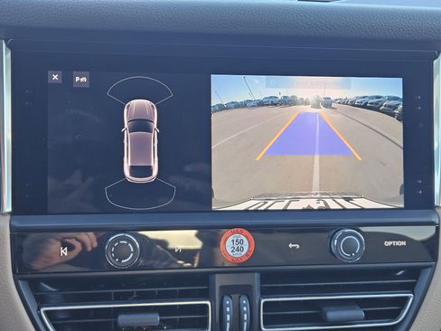 Certified 2025 Porsche Macan image 18