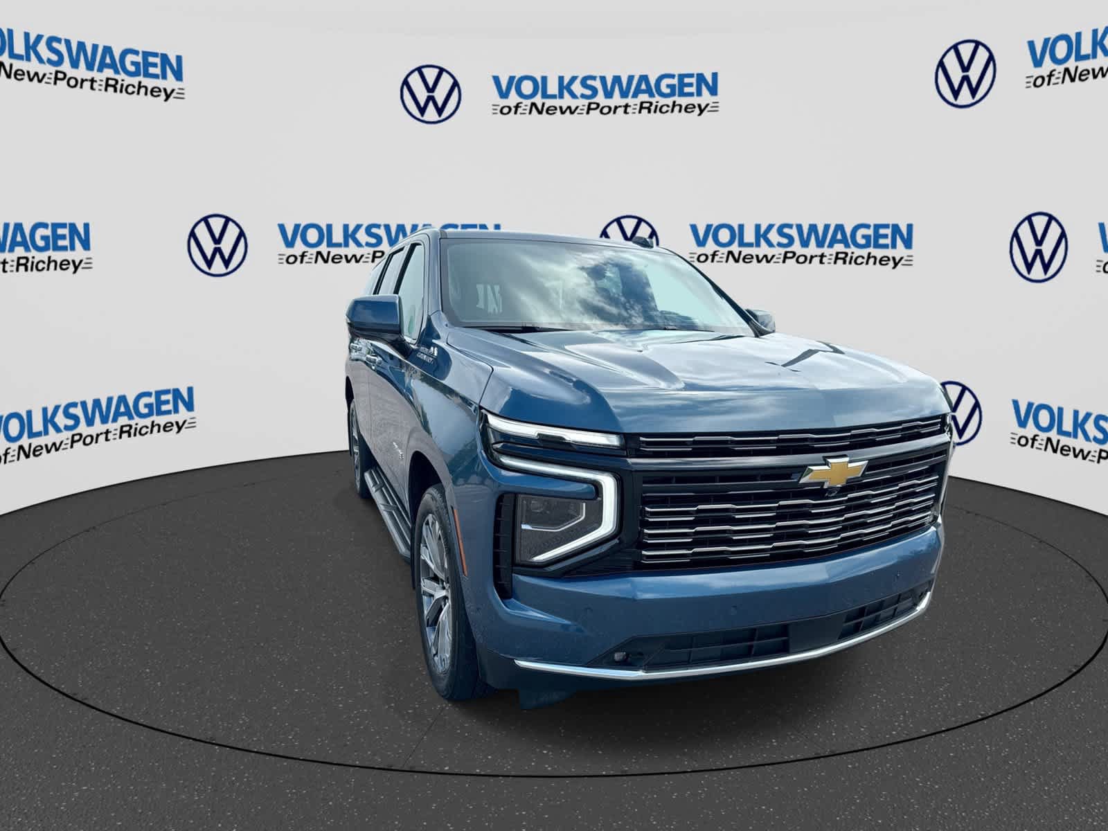 Used 2025 Chevrolet Tahoe High Country AWD/4WD image 16