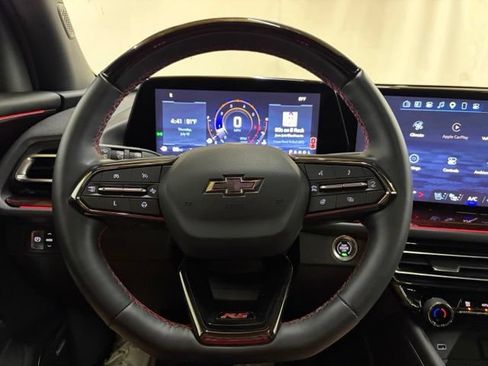 Used 2024 Chevrolet Traverse RS AWD/4WD image 49